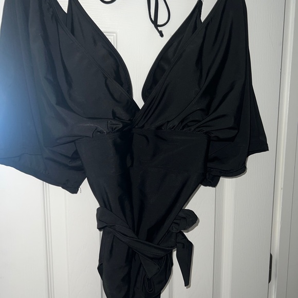 SHEIN Swim Curve Plus Solid Belted One Piece Swimsuit - Picture 3 of 5